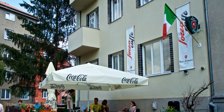 Italský večer ve Forza Caffè pro 1–4 osoby: aperol či campari a k tomu panini