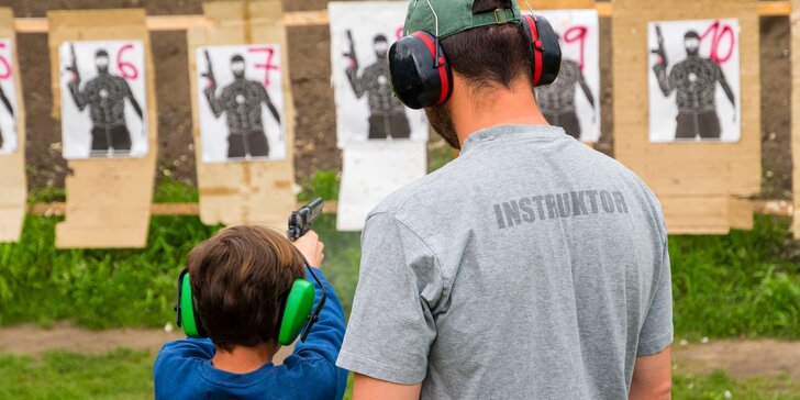 Střelecké balíčky pro děti i partu: pistole, revolvery, samopal i útočná puška