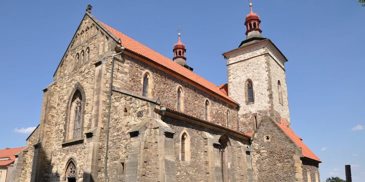 Výlet za historií: vstupenka do skanzenu, muzea a kostela v Kouřimi