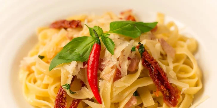 Otevřený voucher na cokoli z nabídky v pizzerii Roma Uno: 300 až 3000 Kč