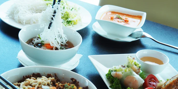 Autentické vietnamské menu o 4 chodech v areálu tržnice na Olomoucké