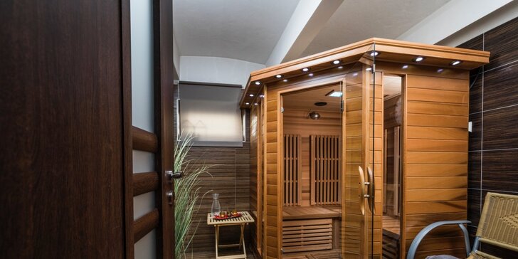 Relax i romantika ve vířivce a sauně: 60 či 120 minut pro pár nebo až 5 osob