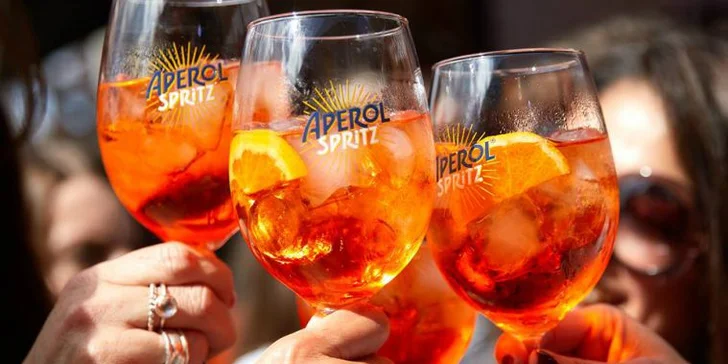Osvěžte se: 2 míchané drinky Aperol Spritz na Palackého třídě