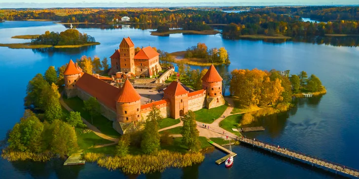 5 dňový poznávací zájazd: Pobaltské štáty, Hora krížov, Tallin, hrad Trakai