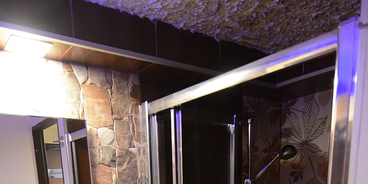 Jemná relaxační aroma masáž s třezalkovým zábalem