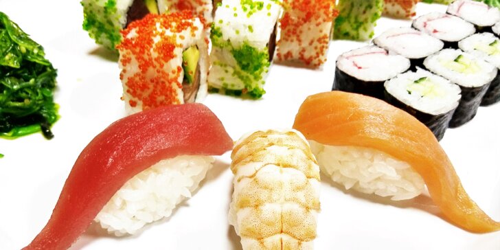 28 či 38 kousků sushi: losos, tuňák i krevety či krab v čerstvých rolkách