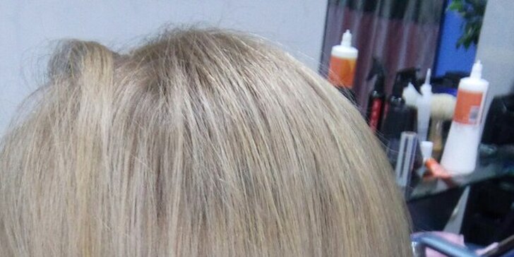 Balíčky péče o vlasy: ošetřující regenerační kúra, střih i barvení