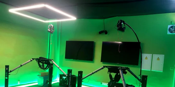 Užijte si hru naplno: 20–30 minut ve virtuální realitě i s plošinou na pohyb