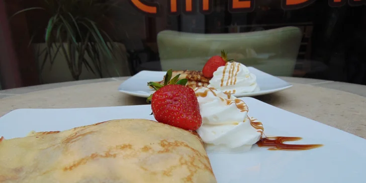 Tříchodové menu pro 2: telecí maminha, francouzská palačinka i džbánek vína