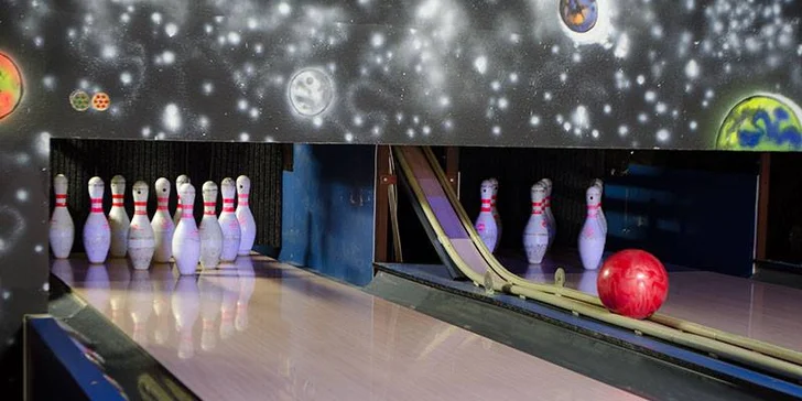 Rozkulte to: hodina bowlingu pro celou partu kámošů