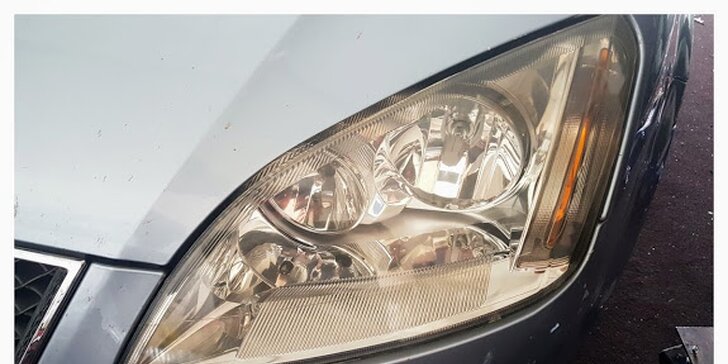 Světla jako nová: Renovace plastových světlometů u aut