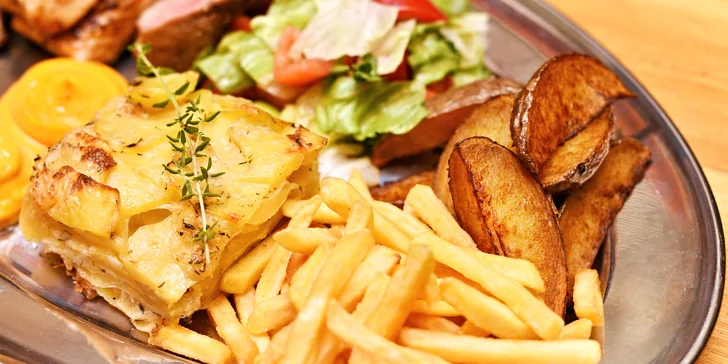 Masové menu pro dva: hovězí flank steak, krkovice, panenka i kuřecí prsa