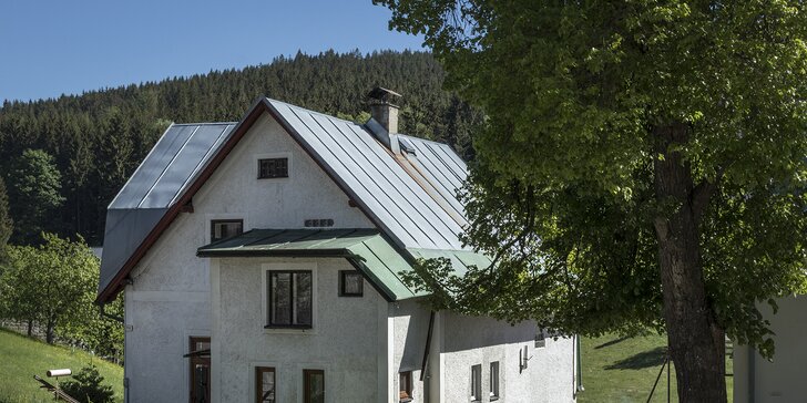 Vybavená chata v Jizerských horách na 3–7 dní až pro 10 výletníků