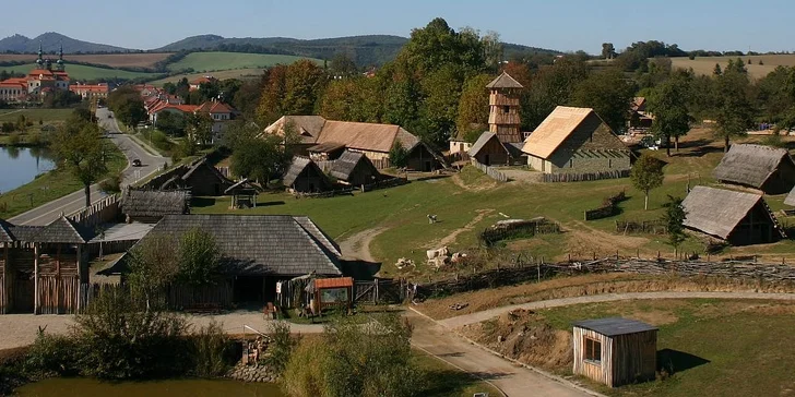 Ve stejné obci najdete krásný skanzen.