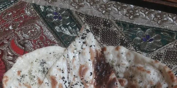Nepálské menu až pro 4 os. s kuřecím, jehněčím i bezmasým jídlem dle výběru