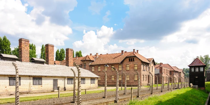 Poznávací exkurze do Osvětimi a Březinky s výkladem, letní termíny