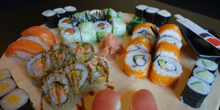 Sushi set Big Sake: maki okurka, maki omeleta, california roll i nigiri losos