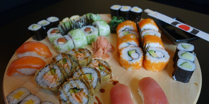 Sushi set Big Sake: maki okurka, maki omeleta, california roll i nigiri losos