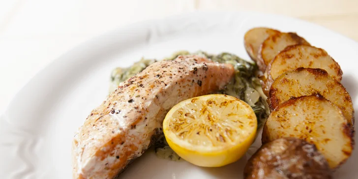 4chodové menu pro 2: portobello, polévka gazpacho i grilovaný filet z lososa