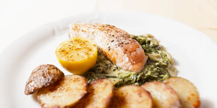 4chodové menu pro 2: portobello, polévka gazpacho i grilovaný filet z lososa