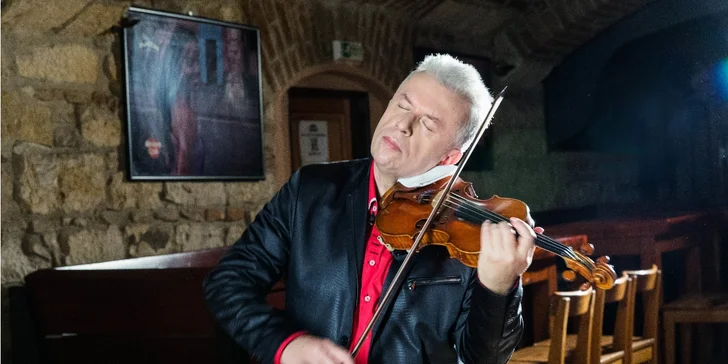 Nechte se unést tóny houslí Jaroslava Svěceného: koncert v Karlově Studánce