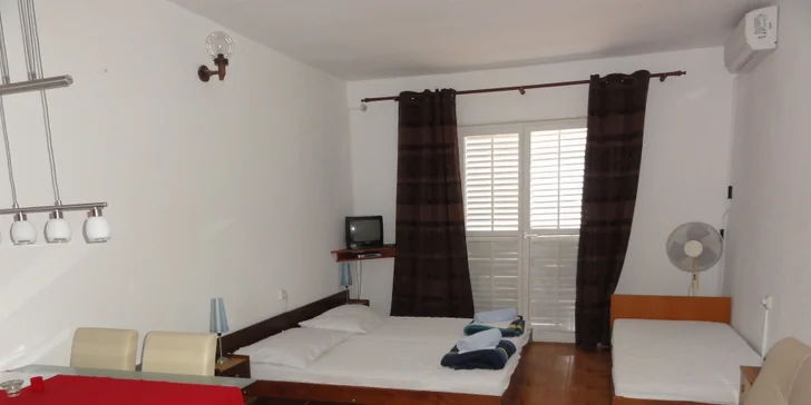 Chorvatsko/Živogošce: 7 nocí ve vybavených apartmánech vč. dopravy