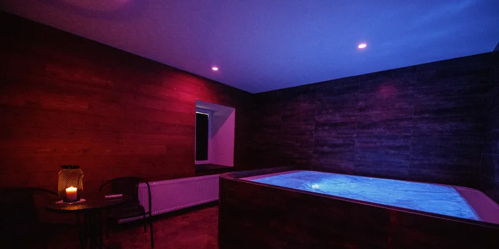 A co takhle i trocha odpočinku? V nabídce najdete také balíčky, které vám zajistí hodinové privátní wellness, kde si užijete vířivku a páru. 