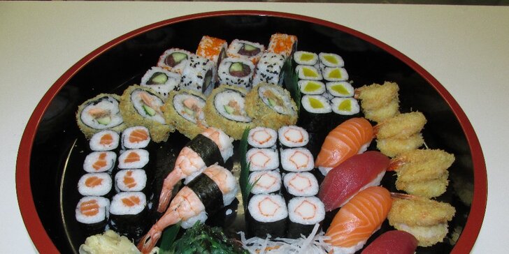Sushi set se 47 kousky: s lososem, tuňákem, krevetou i avokádem