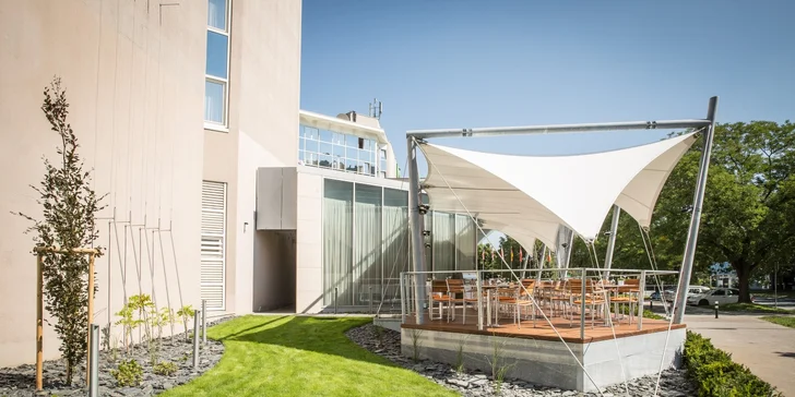3 luxusní dny v Brně: 4* hotel Holiday Inn, střešní wellness a slevy na zážitky