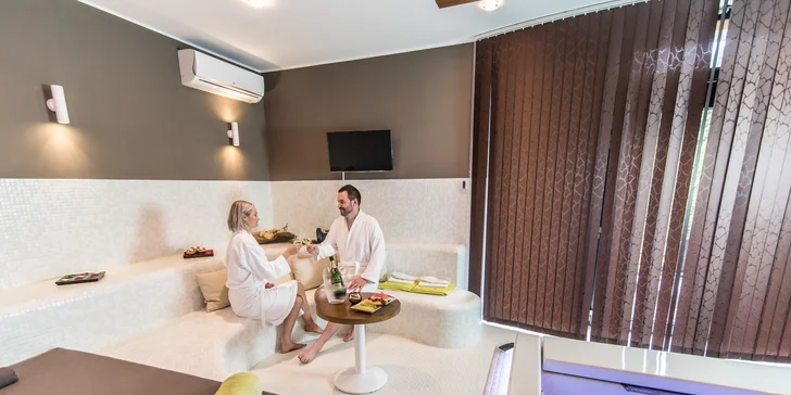 Božský klid: 90 min. v privátním spa s vířivkou, finskou saunou a sektem