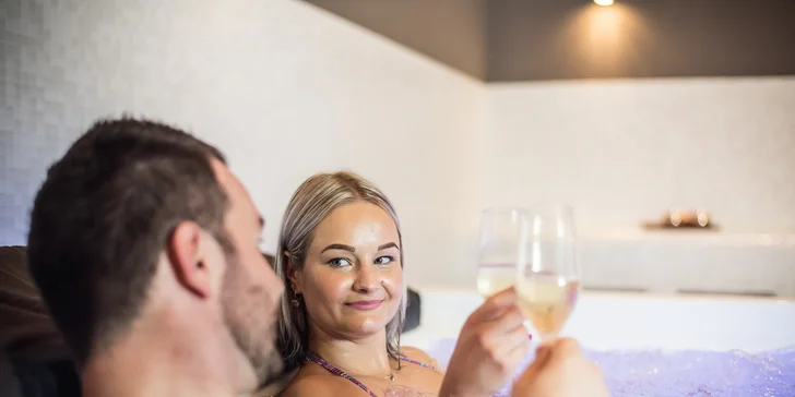 Božský klid: 90 min. v privátním spa s vířivkou, finskou saunou a sektem