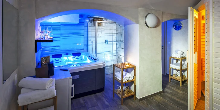 Pronájem privátní sauny nebo vířivky: 1–2 hodiny relaxace pro pár nebo partu