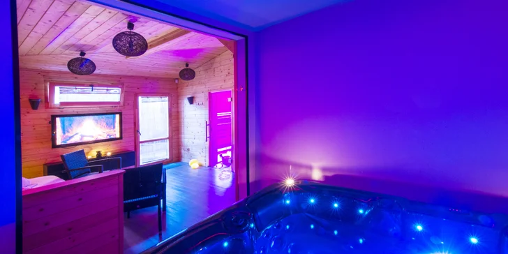 120 minut parádního relaxu u Vltavy: privátní sauna s vířivkou pro dvě osoby
