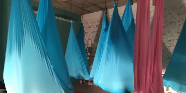 Vyzkoušejte smyslný pole dance: 3měsíční kurz pro začátečníky