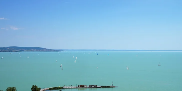 Balaton: jednodenní koupání u křišťálově čistého jezera s dopravou v ceně