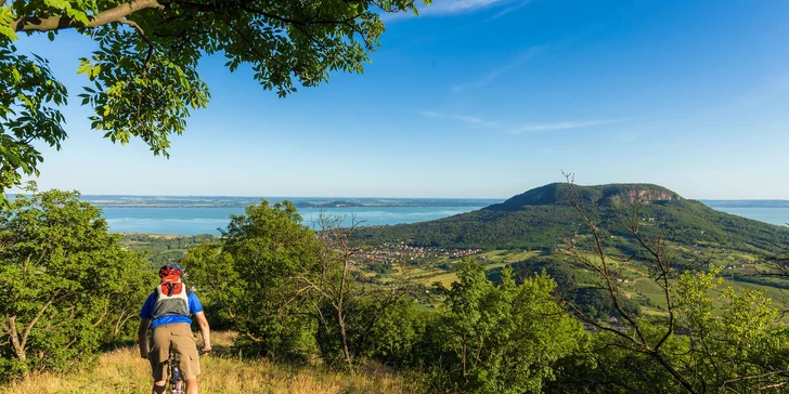 Balaton: jednodenní koupání u křišťálově čistého jezera s dopravou v ceně