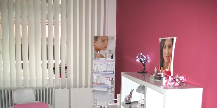 Pro váš dokonalý vzhled: permanentní make-up očních linek i obočí