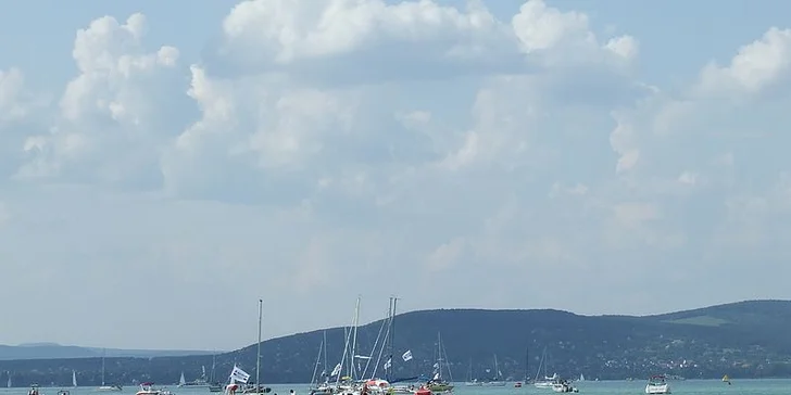 Balaton: jednodenní koupání u křišťálově čistého jezera s dopravou v ceně
