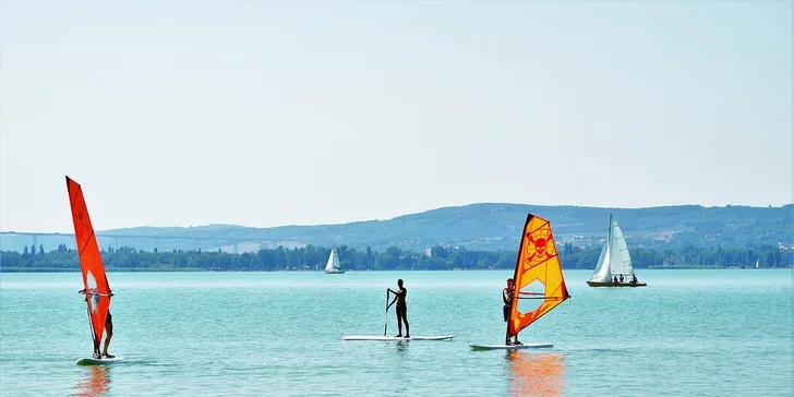 Balaton: jednodenní koupání u křišťálově čistého jezera s dopravou v ceně