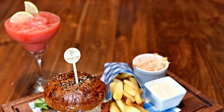 Luxusní Premium Rib-eye Burger s výběrovým masem v elegantním prostředí