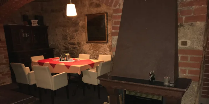 Umění indických kuchařů: polévka a kuřecí hlavní chod dle výběru pro 2