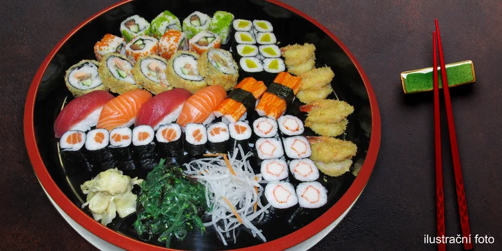 Sushi set se 47 kousky: s lososem, tuňákem, krevetou i avokádem