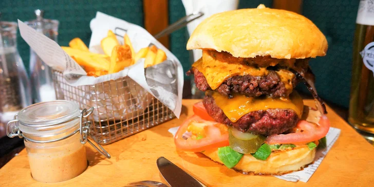Big Boy Burger, 360 g: neskutečná nálož masa, hranolky i majonéza