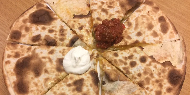 Pauza na Mexiko: Čerstvá quesadilla plněná dle výběru pro 1 nebo 2