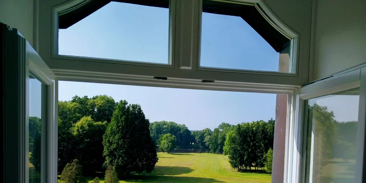 Pobyt na zámečku Myštěves: snídaně, odpočinek i celodenní golf