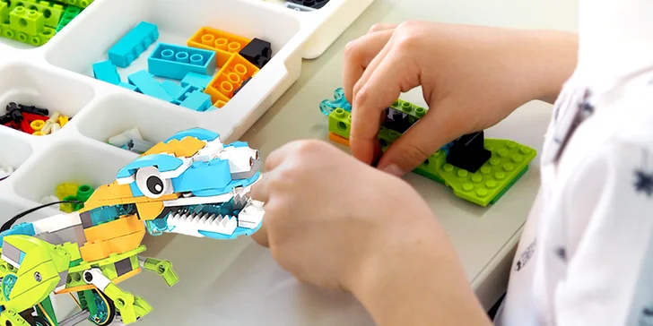 Pětidenní příměstský tábor "Dino Park": program, strava i výroba robota