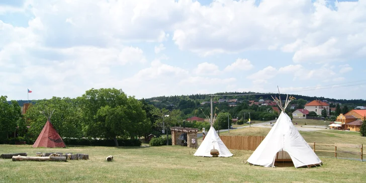 Zažijte divoký západ: pobyt v indiánském teepee na western ranči s jídlem