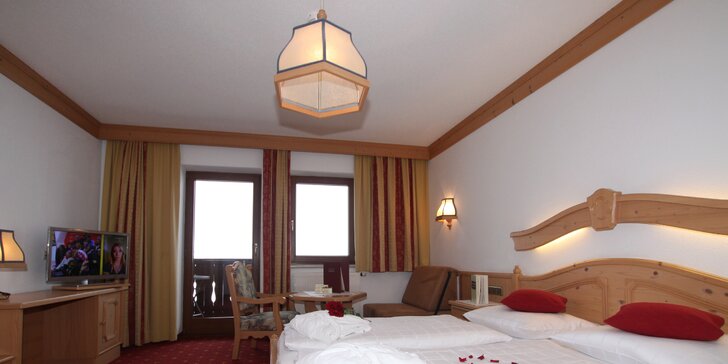 Hurá do Zillertal: hotel přímo u sjezdovky, polopenze, neomezený wellness