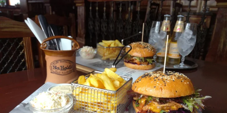 Americké léto: burgerové menu s trhanými žebírky a jablečný cider pro dva
