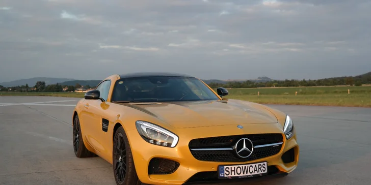 20 minut v supersportu vč. jízdy na letišti: Porsche, Lamborghini, Audi a další